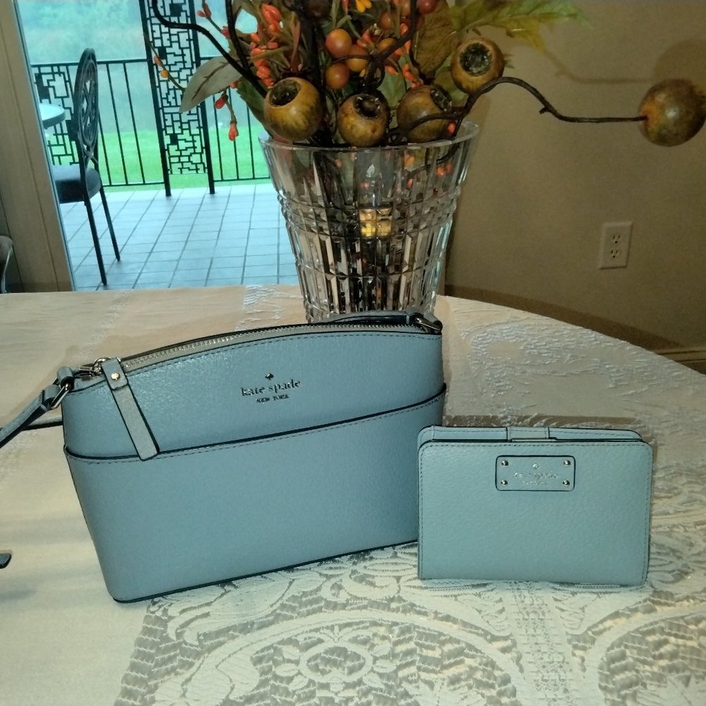 Kate Spade leaather crossbody bag and matching wallet